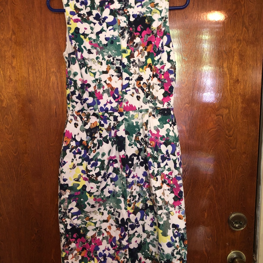Ann Taylor sleeveless dress size 4